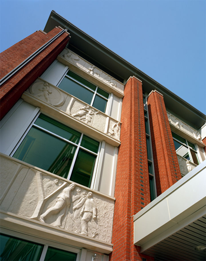 University of Connecticut: Walking Wall